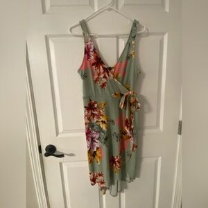 T34- EXPRESS Sage Green Floral FAUX WRAP Midi Dress